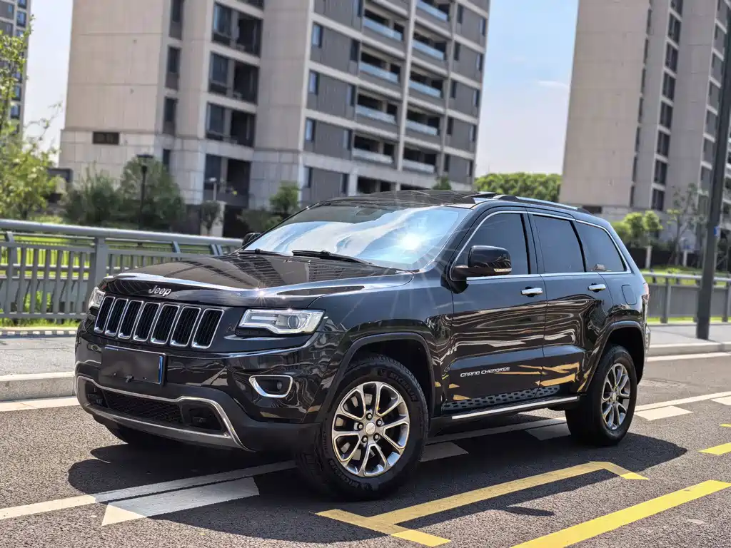 Jeep Grand Cherokee 2015 — фото 1