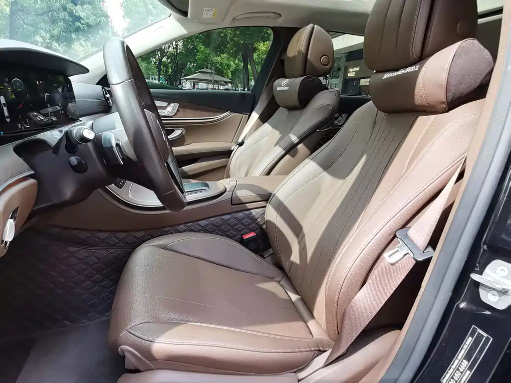 Mercedes-Benz E-Class 2023 — фото 13