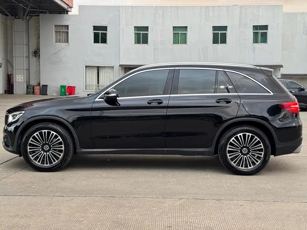 Mercedes-Benz GLC 2018 — фото 20