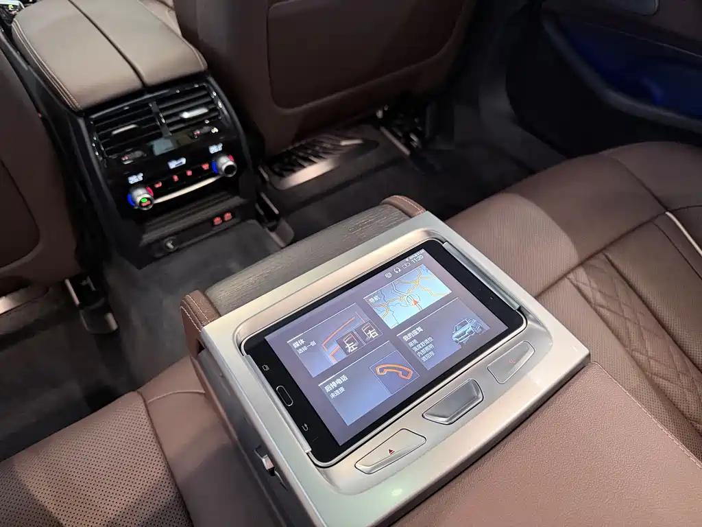 BMW 5 Series 2021 — фото 16