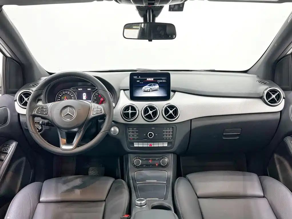 Mercedes-Benz B-Class 2018 — фото 15