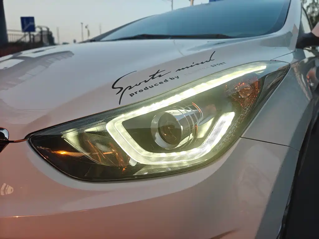 Hyundai Elantra Langdong 2017 — фото 20