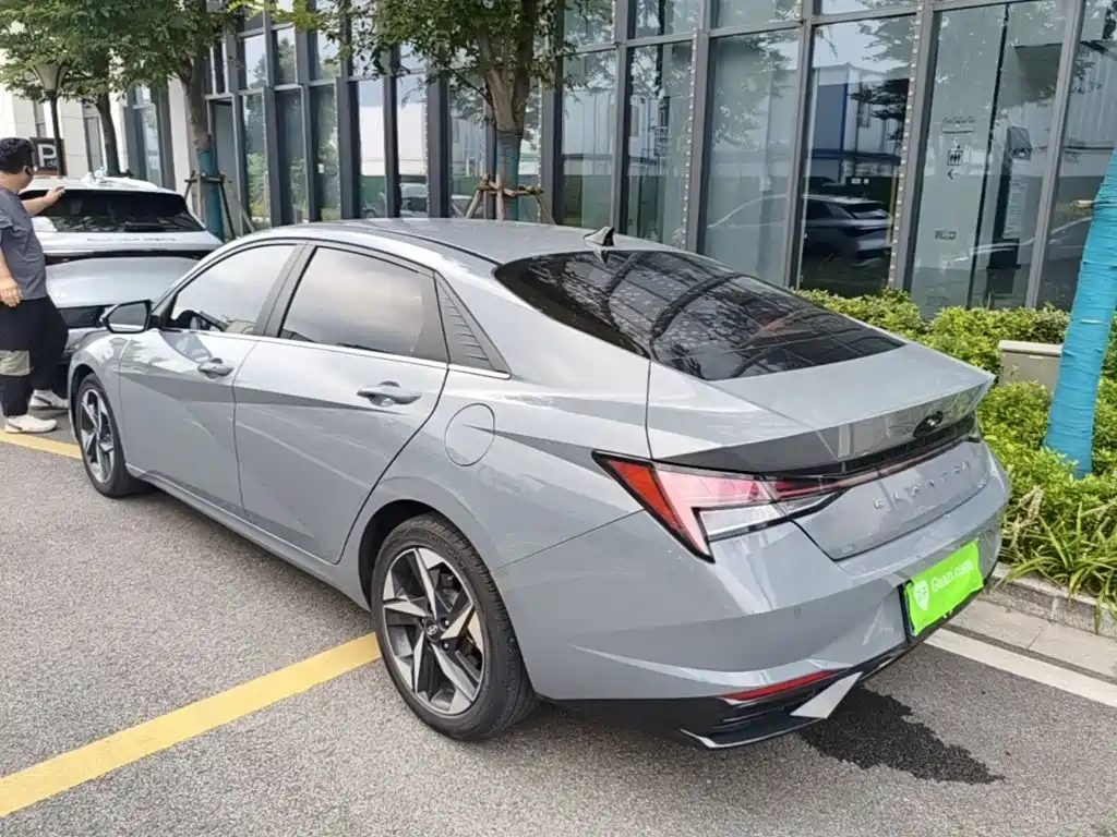 Hyundai Elantra 2021