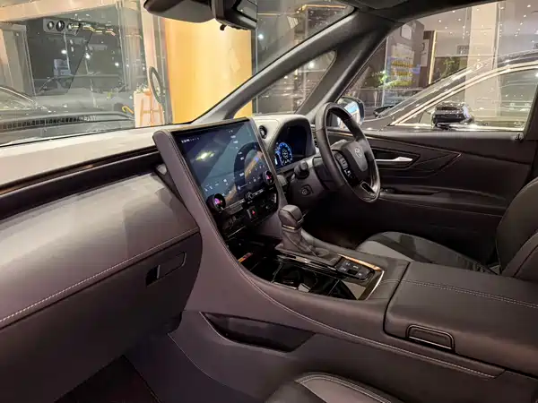 Toyota Alphard 2026