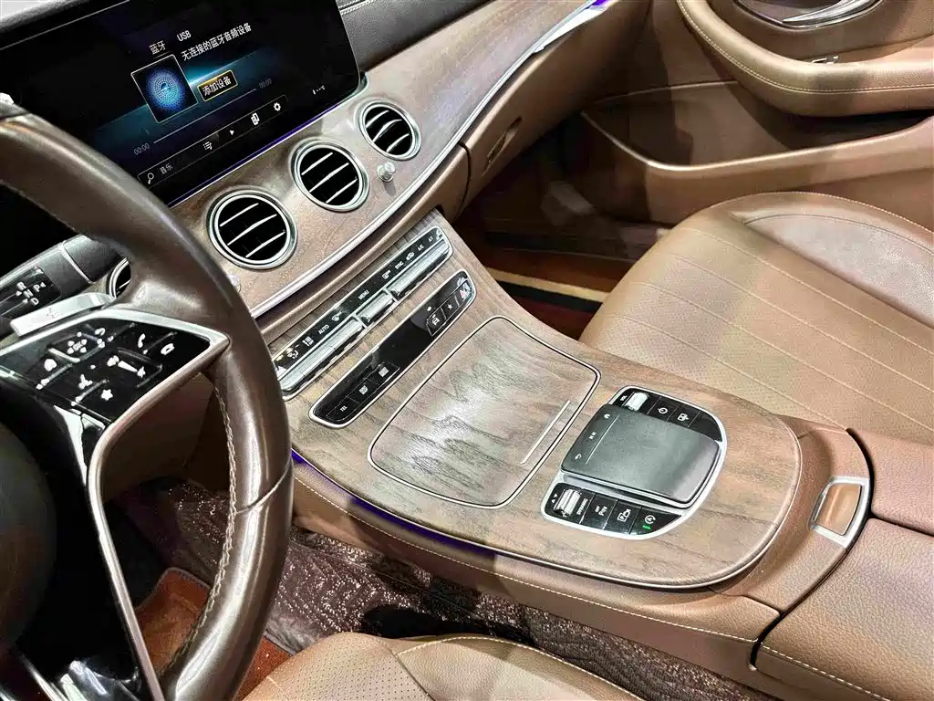 Mercedes-Benz E-Class 2022 — фото 18
