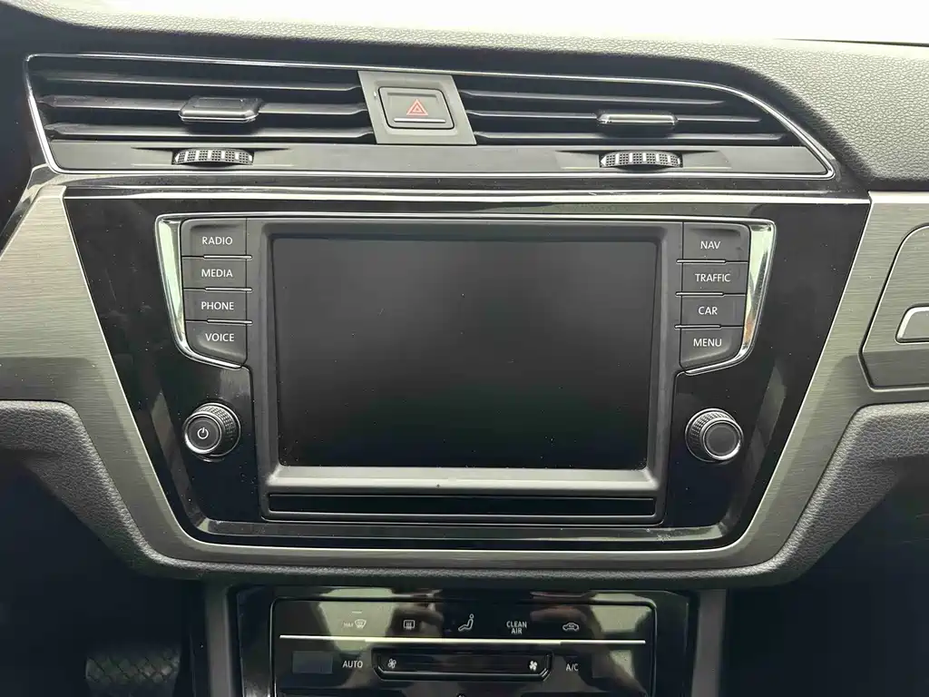 Volkswagen Touran 2023 — фото 16