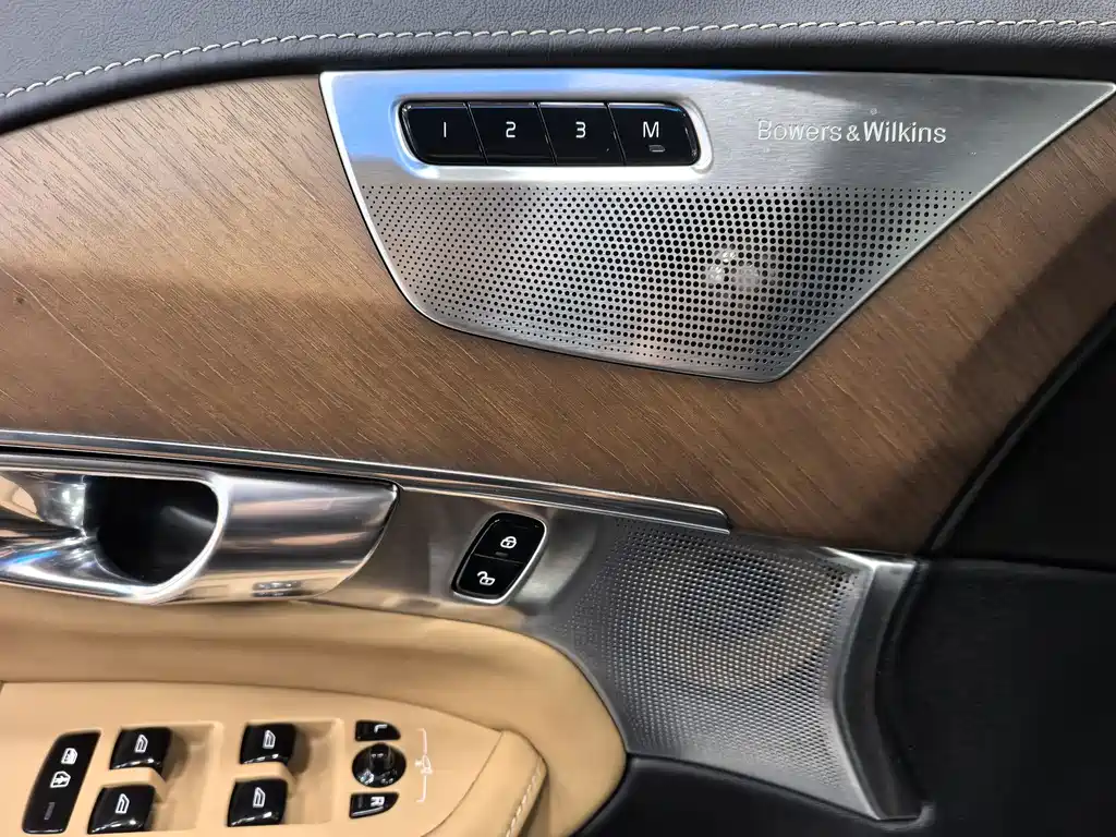 Volvo XC90 2015 — фото 8