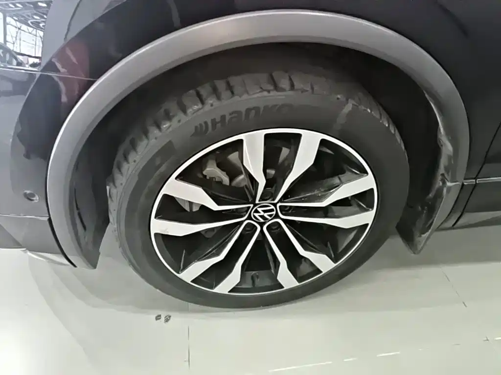 Volkswagen Tiguan L 2020 — фото 23