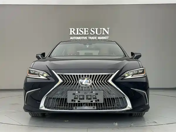 Lexus ES 2018