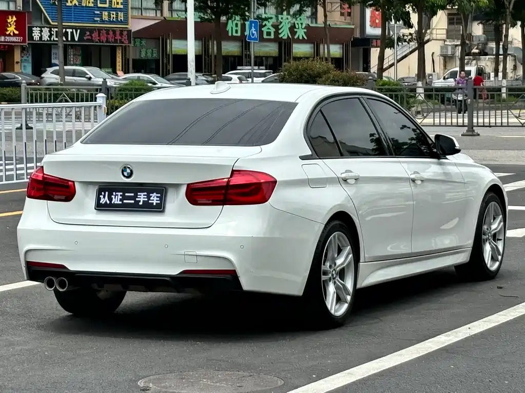 BMW 3 Series 2019 — фото 6