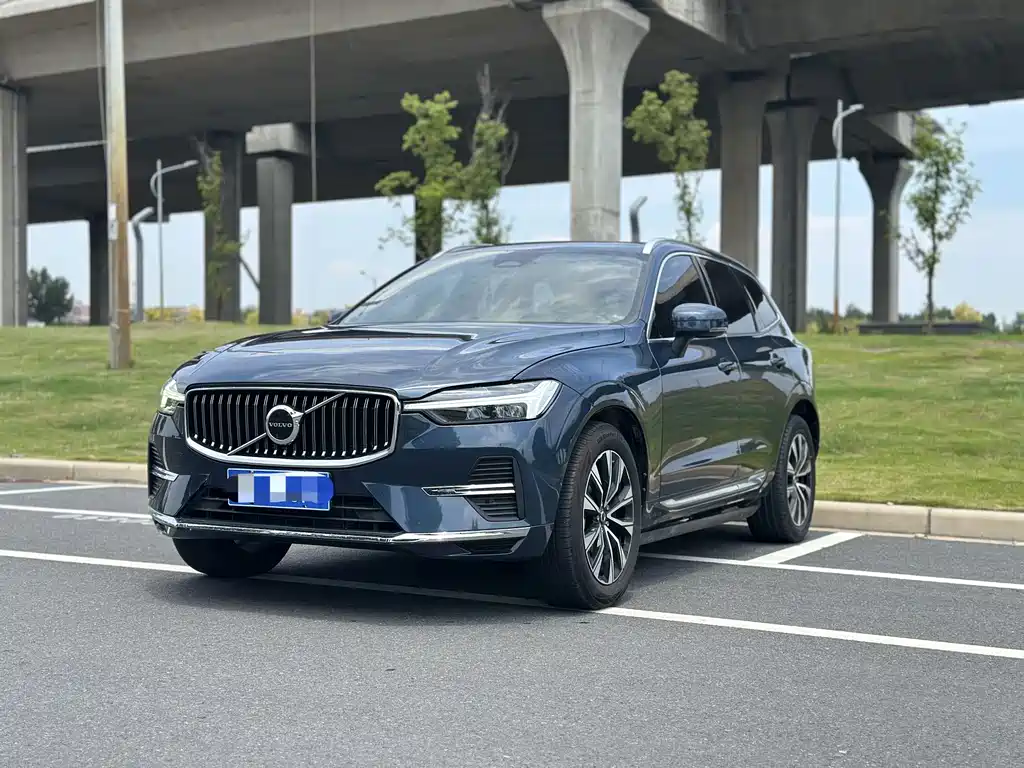 Volvo XC60 2023 — фото 3