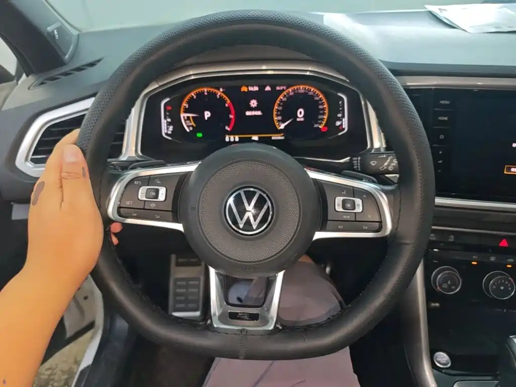 Volkswagen T-Roc 2023 — фото 11
