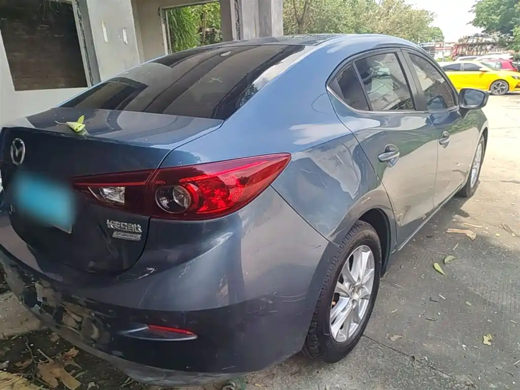 Mazda 3 Axela 2016 — фото 7