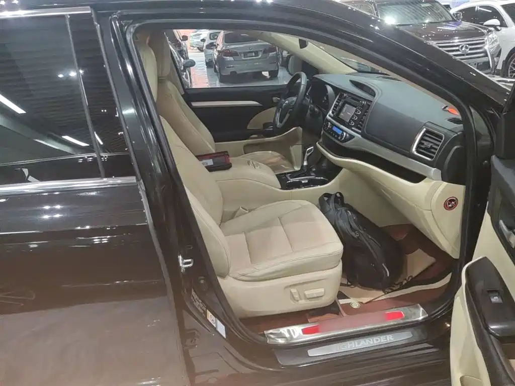 Toyota Highlander 2018 — фото 25