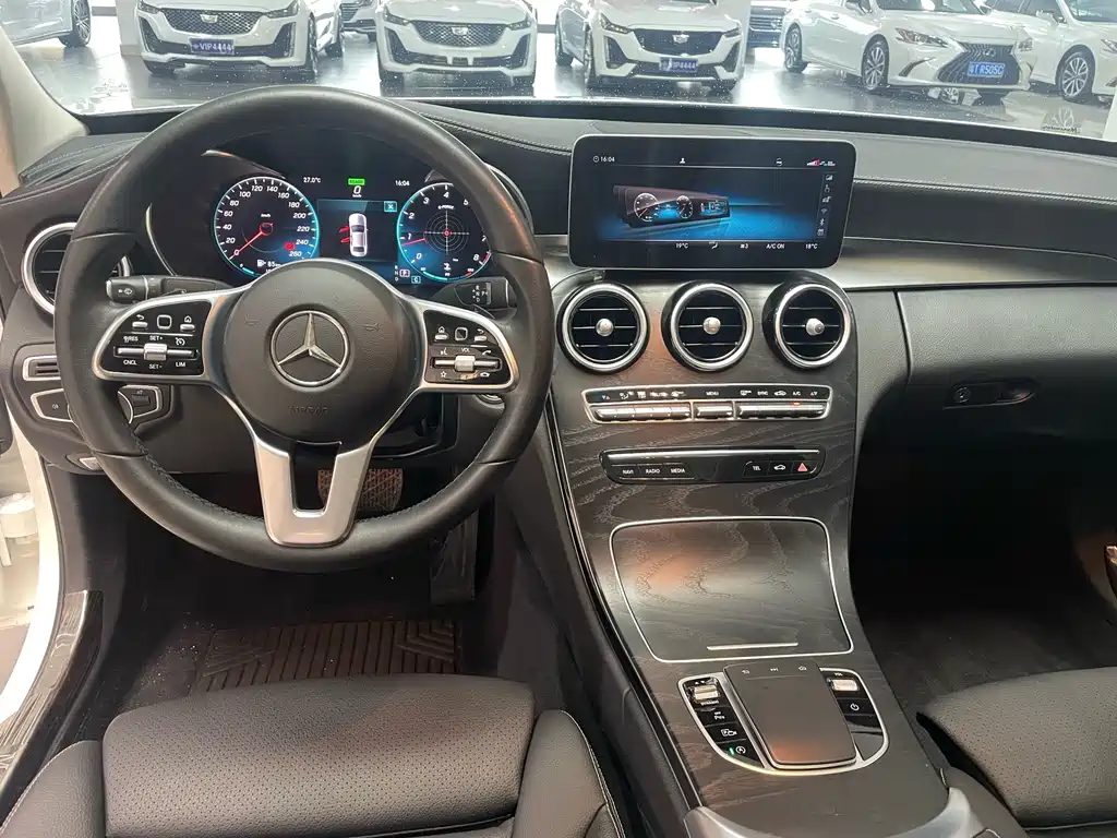 Mercedes-Benz C-Class 2019 — фото 13