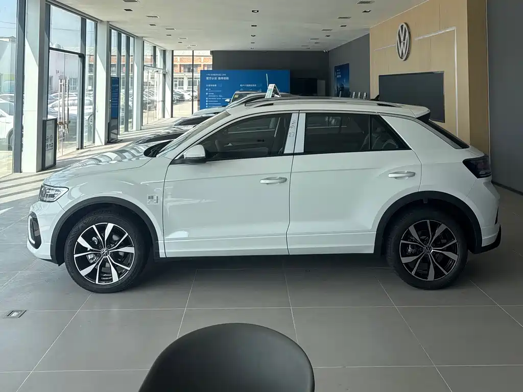 Volkswagen T-Roc 2026 — фото 3