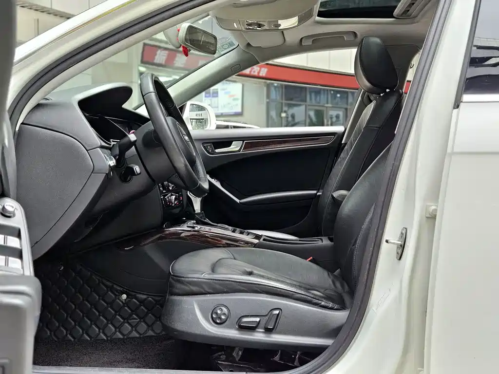 Audi A4L 2012