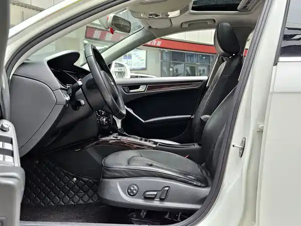 Audi A4L 2012