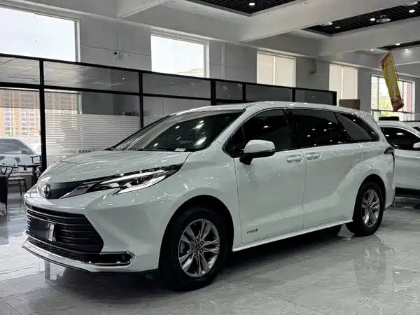 Toyota Sienna 2023