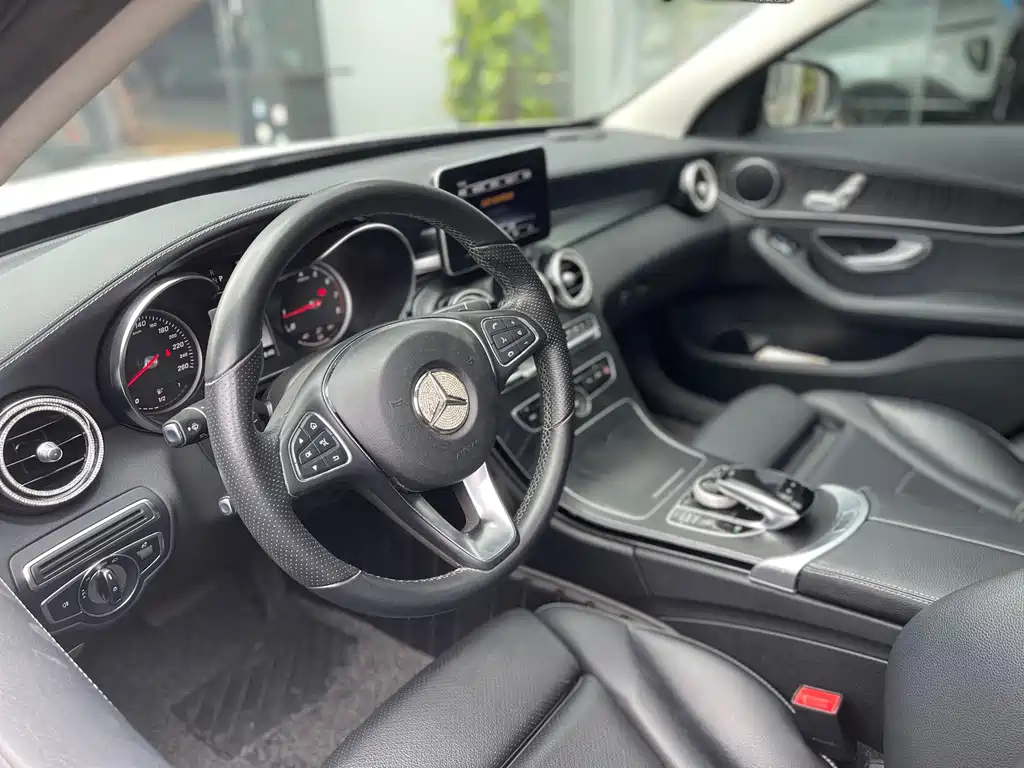 Mercedes-Benz C-Class 2017 — фото 10