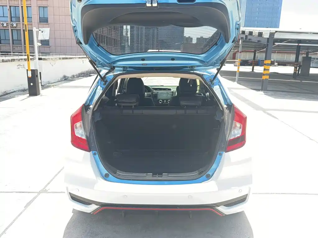 Honda Fit 2018 — фото 16