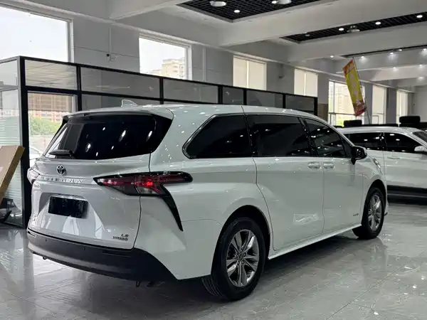 Toyota Sienna 2023