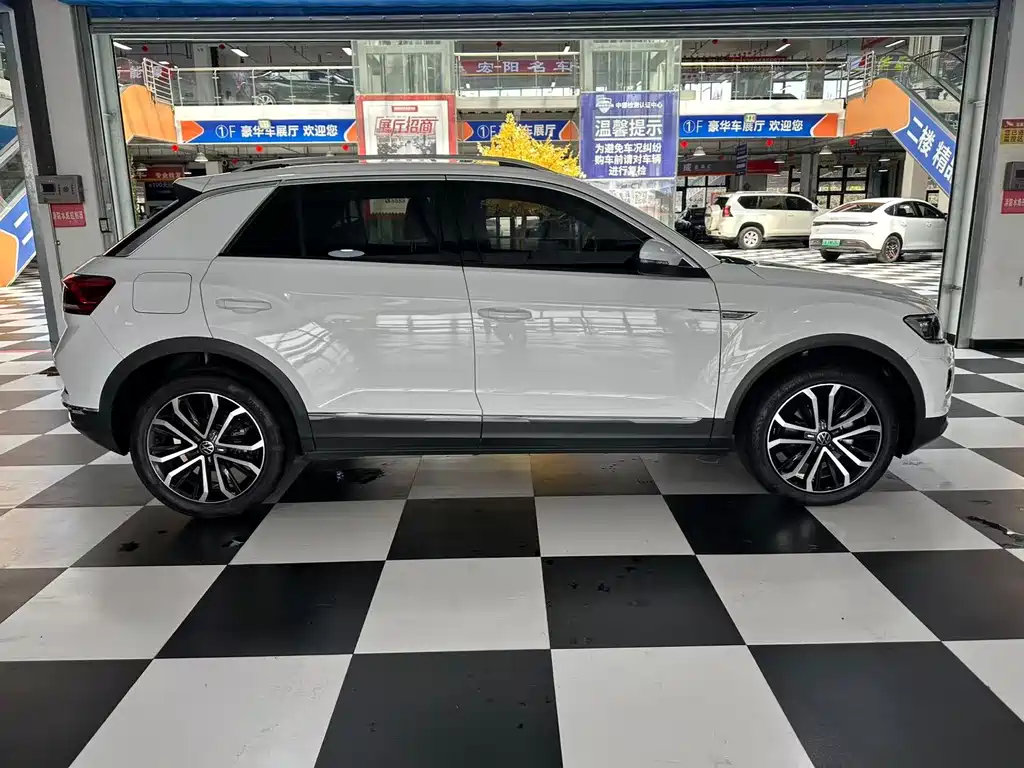 Volkswagen T-Roc 2023