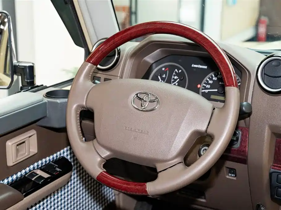 Toyota Land Cruiser 2024 — фото 13