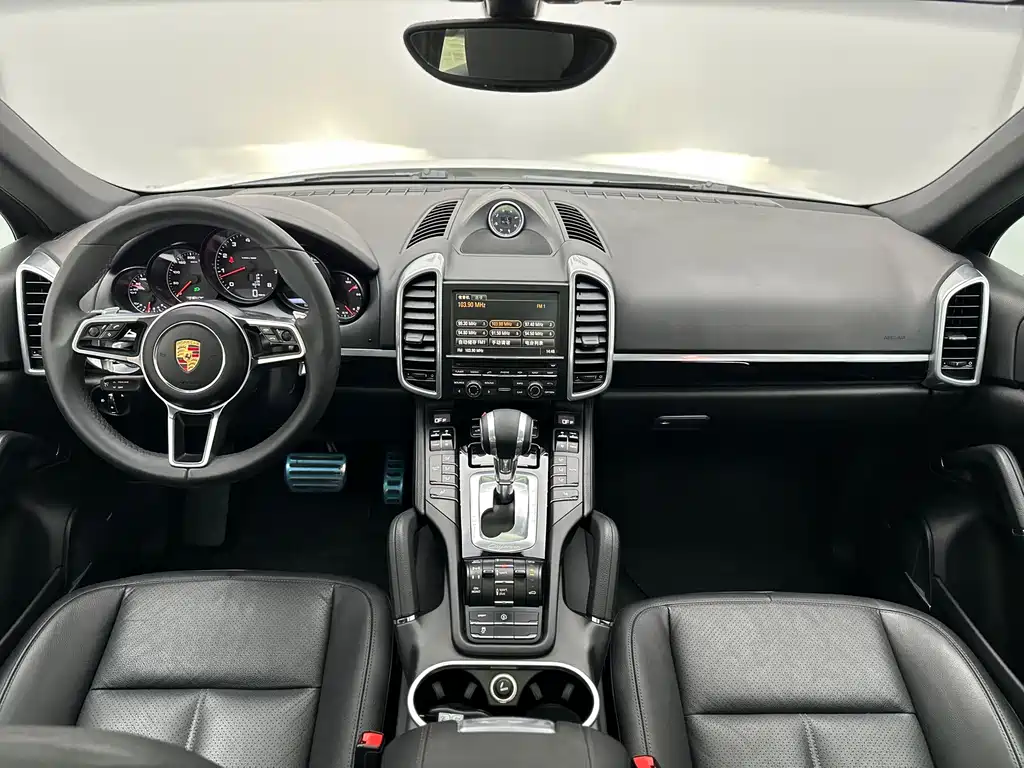 Porsche Cayenne 2015 — фото 36