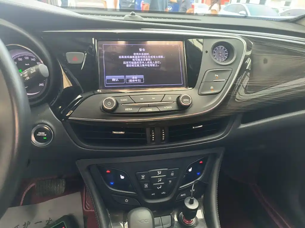 Buick Envision Plus 2017 — фото 13