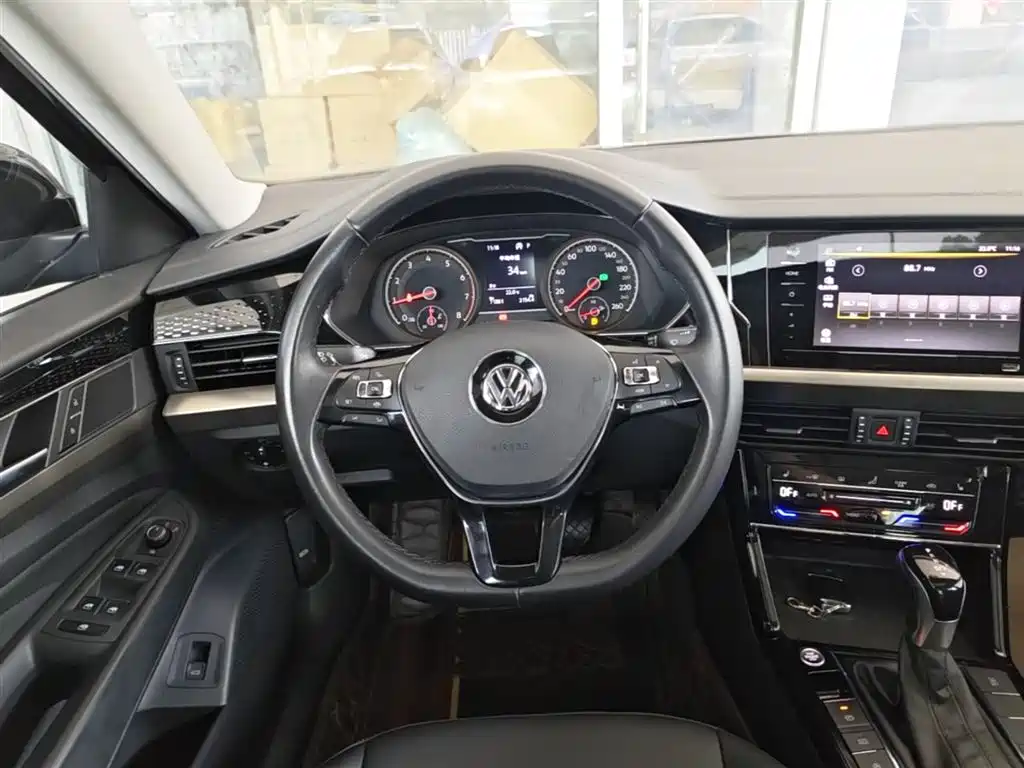 Volkswagen Passat 2020 — фото 11