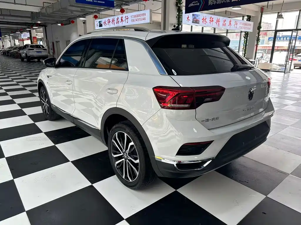 Volkswagen T-Roc 2023 — фото 14