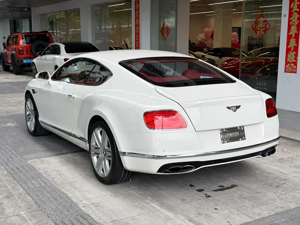 Bentley Continental 2017 — фото 11