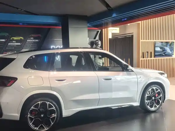 BMW X1 M35Li 2025