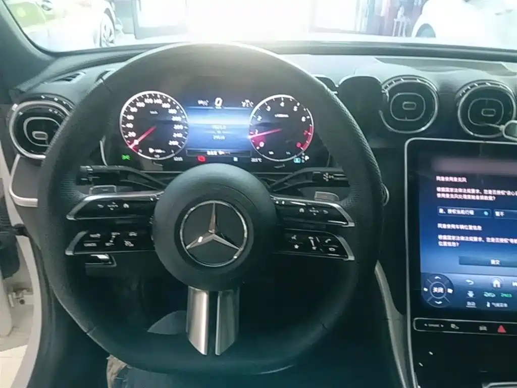 Mercedes-Benz C-Class 2024 — фото 11