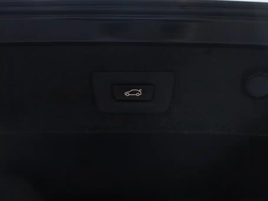 BMW 5 Series 2022 — фото 9