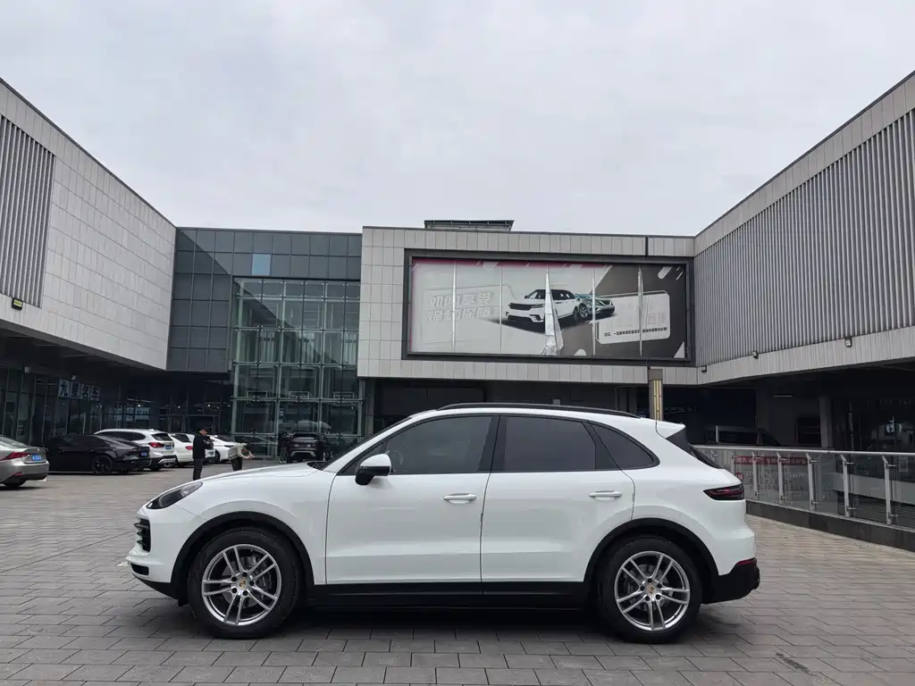Porsche Cayenne 2018 — фото 6