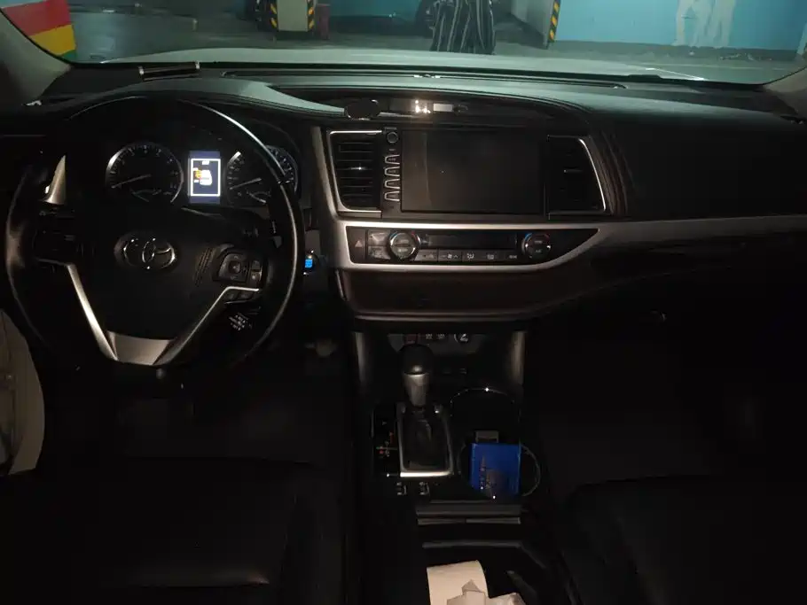 Toyota Highlander 2020 — фото 12