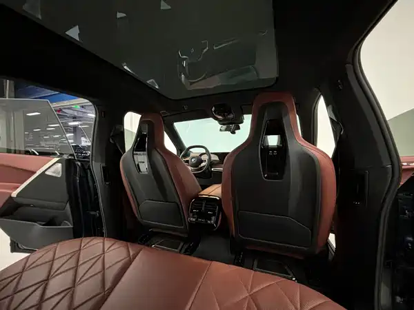 BMW iX M60 2024