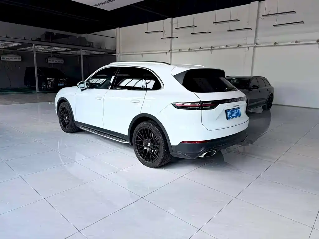 Porsche Cayenne 2018 — фото 2