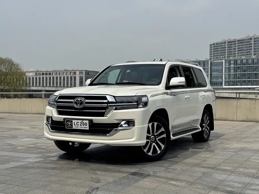 Toyota Land Cruiser 2019 — фото 1
