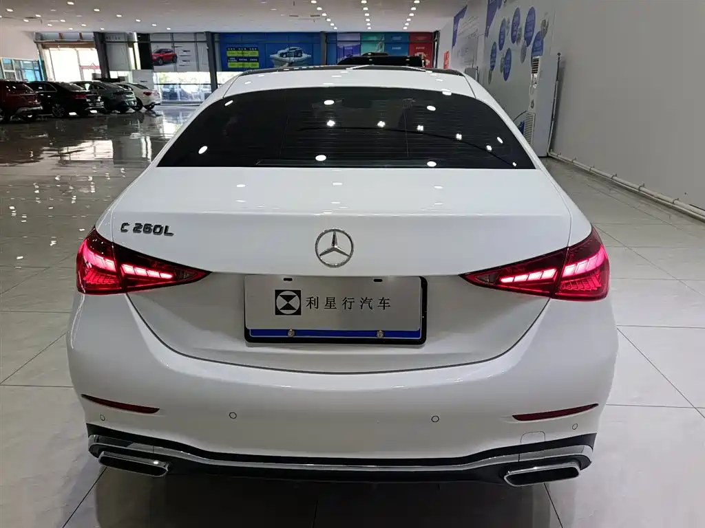 Mercedes-Benz C-Class 2025 — фото 16
