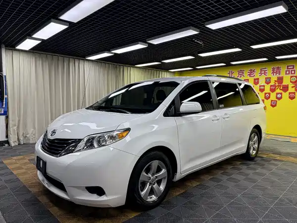 Toyota Sienna 2015