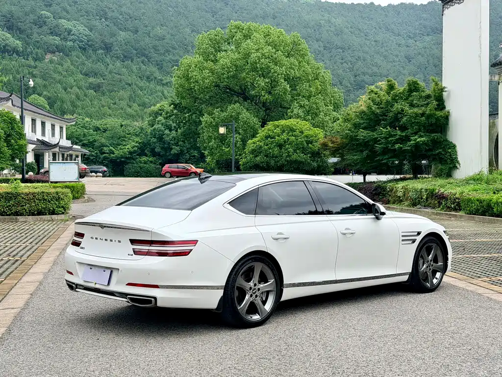 Genesis G80 2023