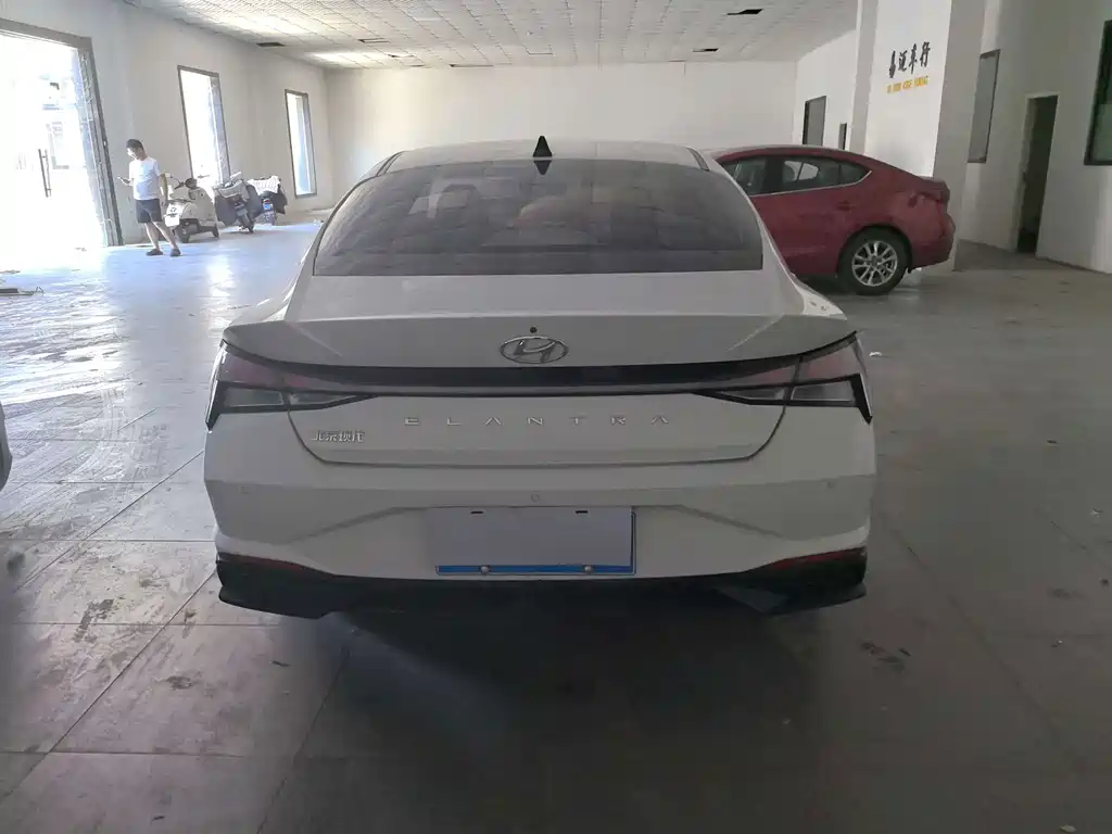 Hyundai Elantra 2023
