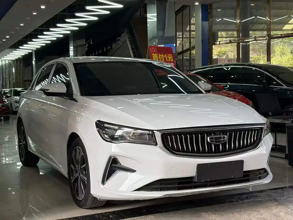 Geely Emgrand 2022