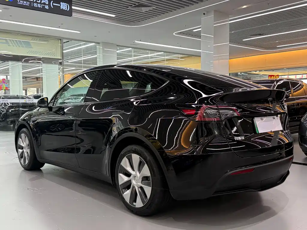 Tesla Model Y 2022 — фото 11