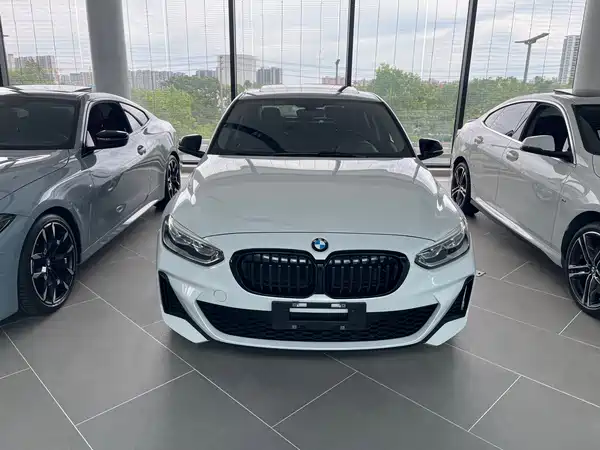 BMW 1 Series 2021