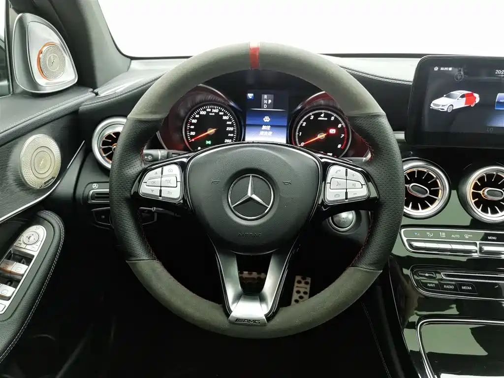 Mercedes-Benz GLC 2016 — фото 11