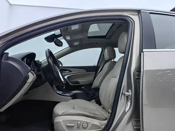 Buick Regal 2011